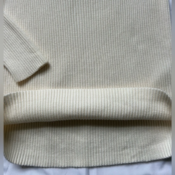 BANANA REPUBLIC - Off-the-Shoulder Sweater - Picture 7 of 7